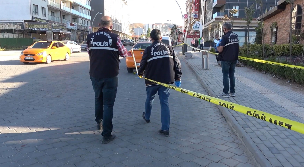 Kız meselesi silahlı kavgaya dönüştü! 1 kişi yaralandı